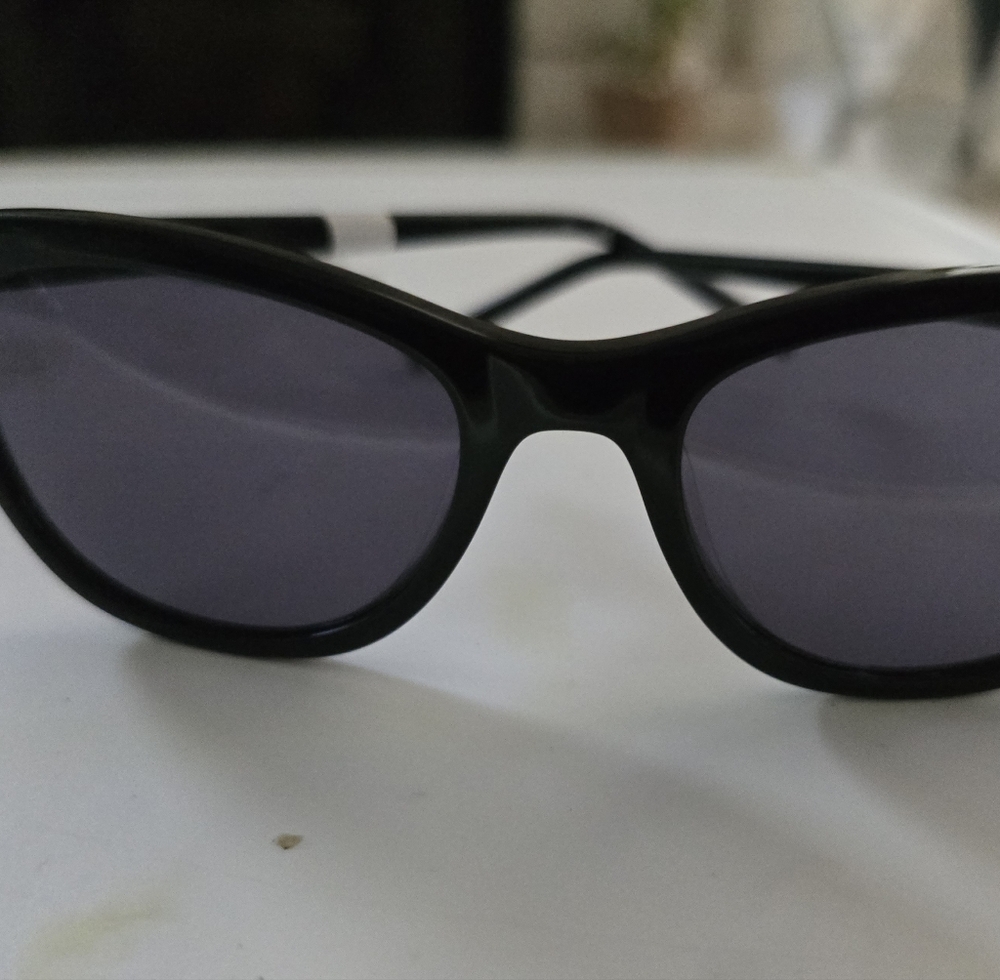 Dkny Black Sunglasses with Oversized Round Frames